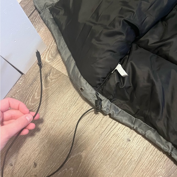 The north face puffer jacket, mens medium - Picture 3 of 5